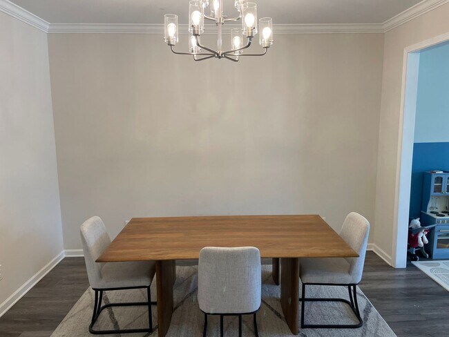 Building Photo - Stunning 4BR Home with Fenced Yard, Loft & Luxury Finishes in Elgin! Available July 1st!
