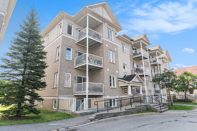 Building Photo - 212 Paseo Pvt