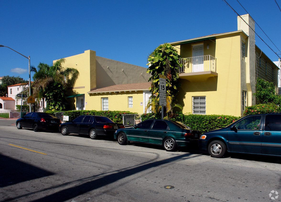 Building Photo - Hispaniola House