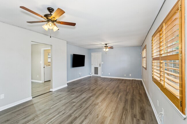Foto del edificio - 4572 Kelly Ln