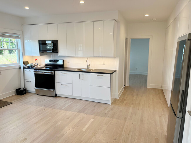 New kitchen - 38 Bayview Ave