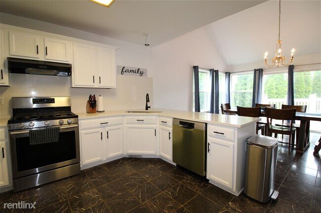 Foto del edificio - 5531 Redbud Ct