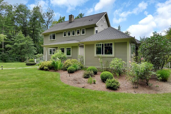 Building Photo - 237 Long Pond Rd