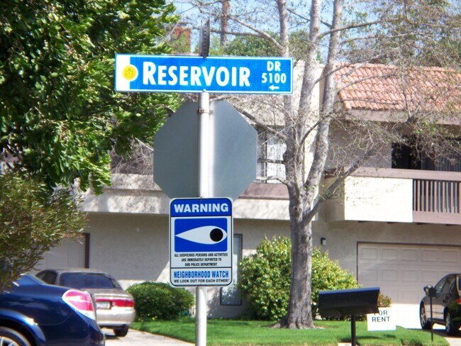 Foto del edificio - 6612 Reservoir Ln