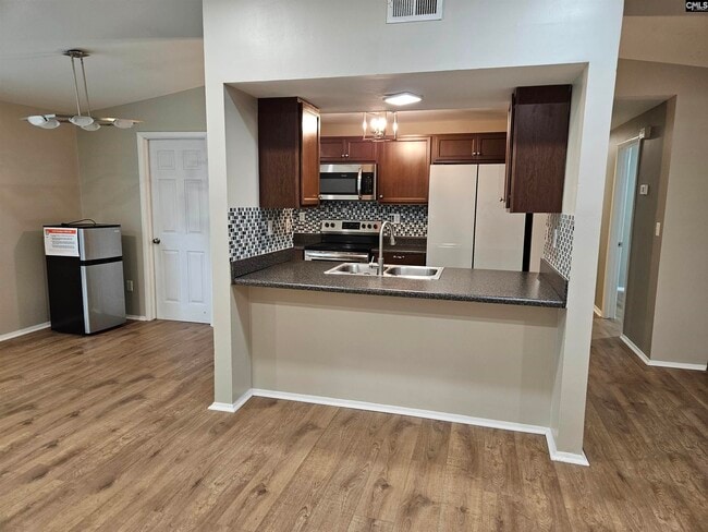 Building Photo - 182 Forestview Cir