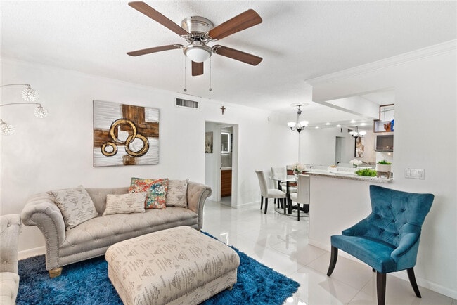 Foto del edificio - 2151 NE 68th St