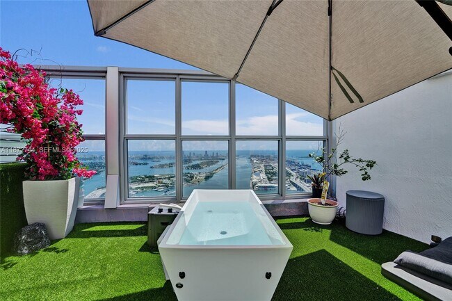 Foto del edificio - 1100 Biscayne Blvd