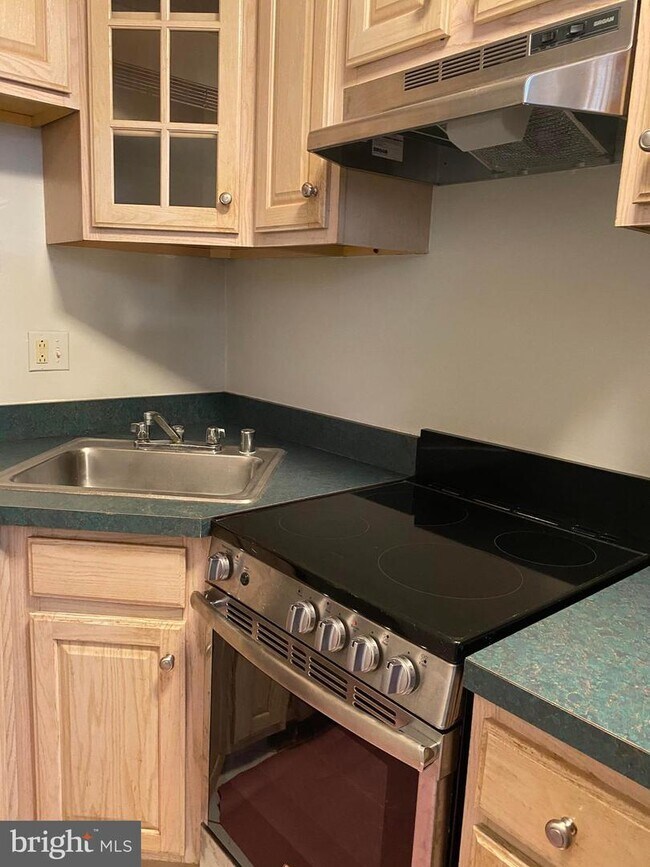 Foto del edificio - 1820 Swann St NW