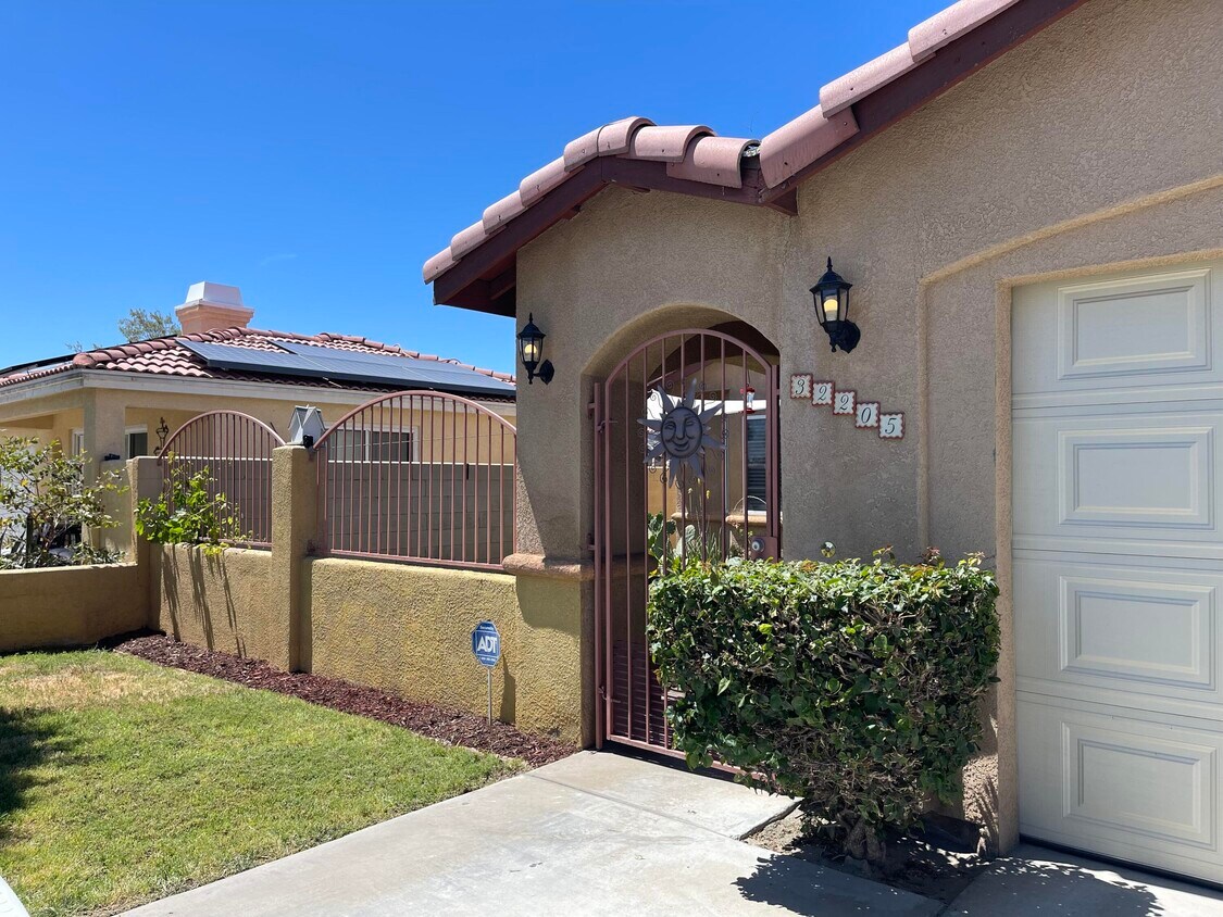 Primary Photo - 32205 Cathedral Canyon Dr