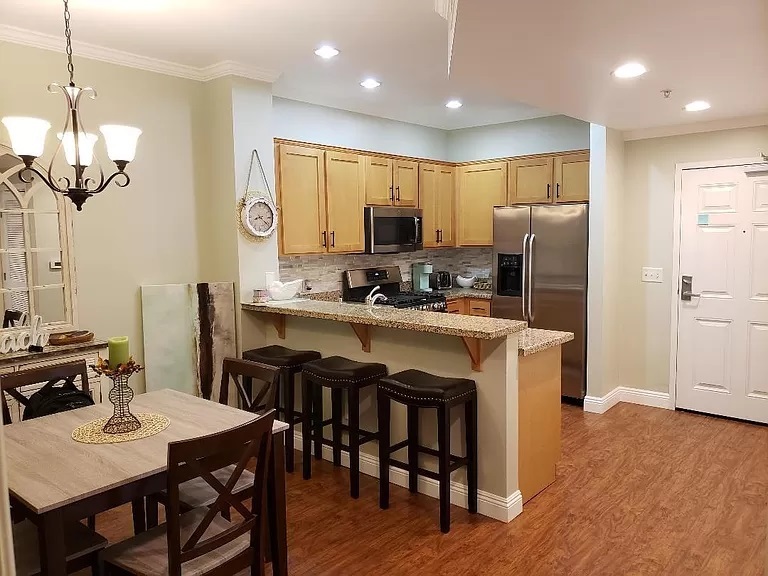 Foto principal - 450 J St