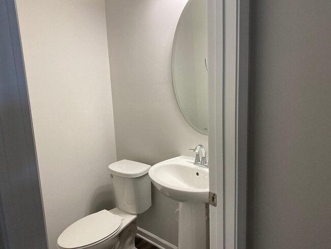 Building Photo - Room in Townhome on Fitchie Pl