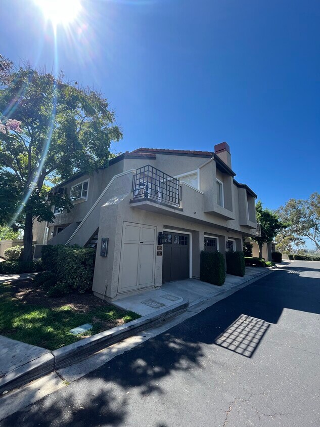 Foto principal - 195 Stanford Ct
