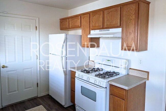 Foto del edificio - Charming 2-bedrooms, 2-baths duplex locate...