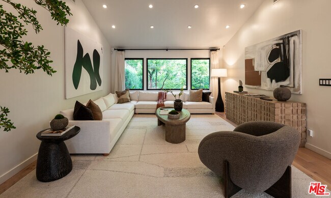 Foto del edificio - 521 Loring Ave