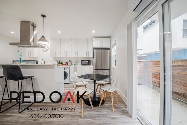 Foto del edificio - 1346 N Fuller Ave