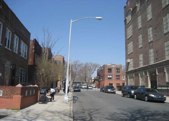 Foto del edificio - 2216 Strauss St