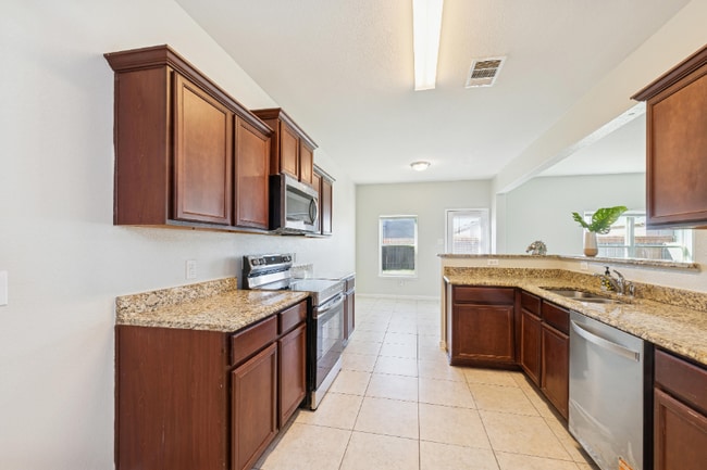 Building Photo - 312 Magnolia Dr