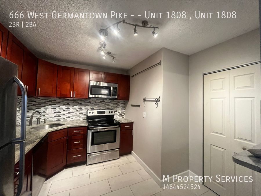 Foto principal - Spacious, Beautiful 2 Bedroom 2 Bath Condo...