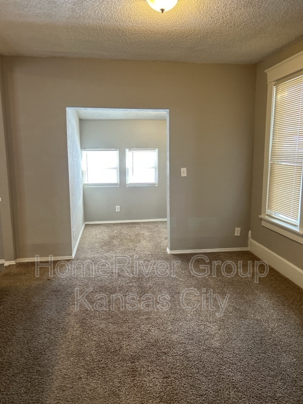 Building Photo - 2843 Belleview Ave