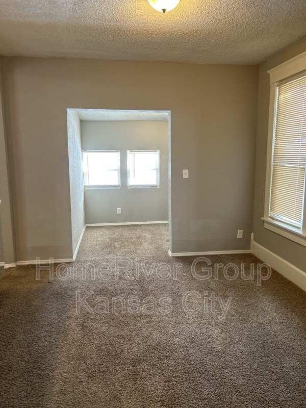 Foto del edificio - 2843 Belleview Ave