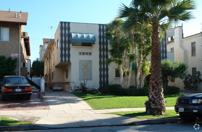 Building Photo - 1906 Overland Ave