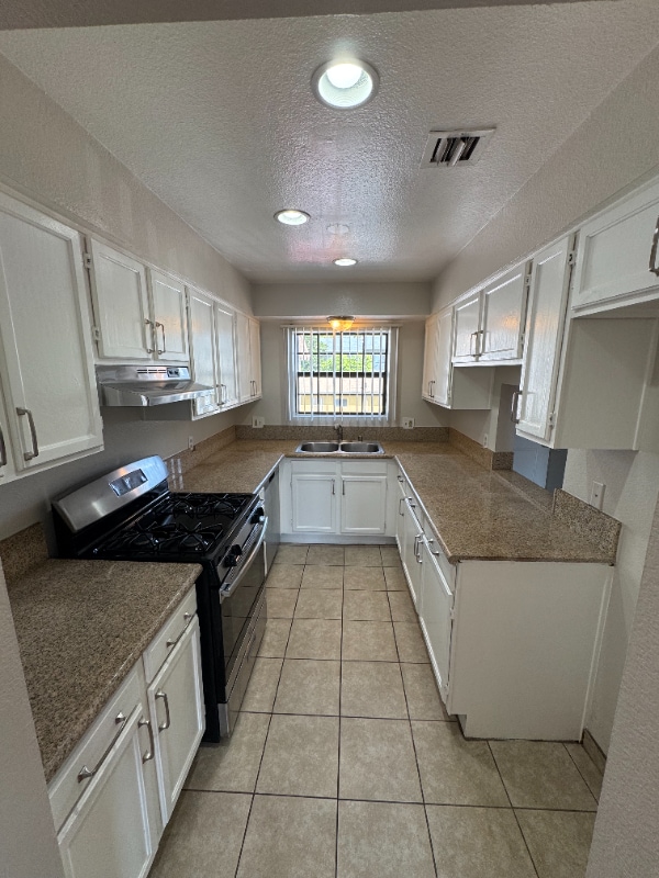 Foto del edificio - 514 E Valencia Ave