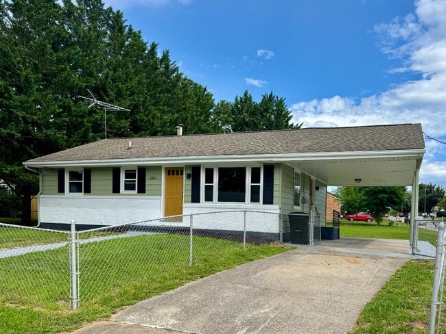 Building Photo - 2401 Bare St
