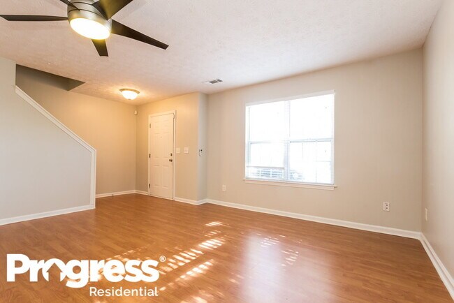 Building Photo - 126 Springbottom Dr SE