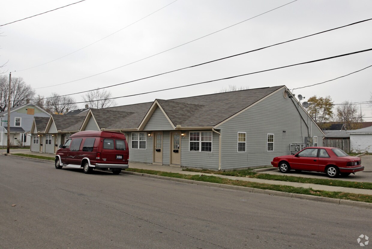 Primary Photo - 418-430 Notre Dame Ave