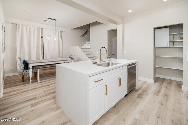Foto del edificio - 25945 N 53rd Dr