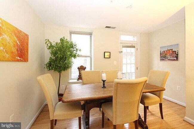 Foto del edificio - 1308 Clifton St NW
