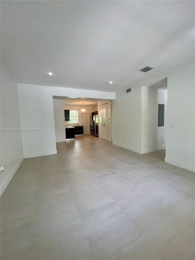 Foto del edificio - 2031 Meridian Ave