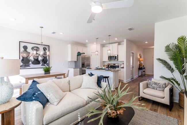 Building Photo - Maret Cove