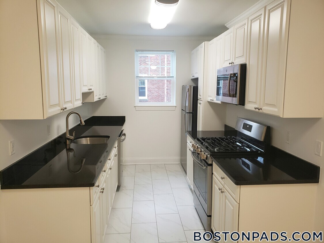 Primary Photo - 34 Harris St