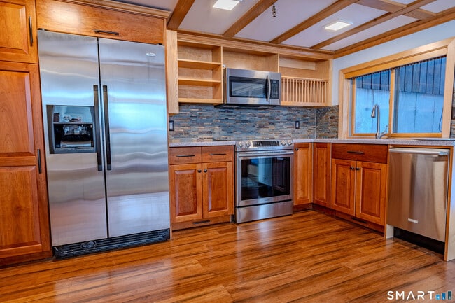 Building Photo - 215 Old Newtown Rd