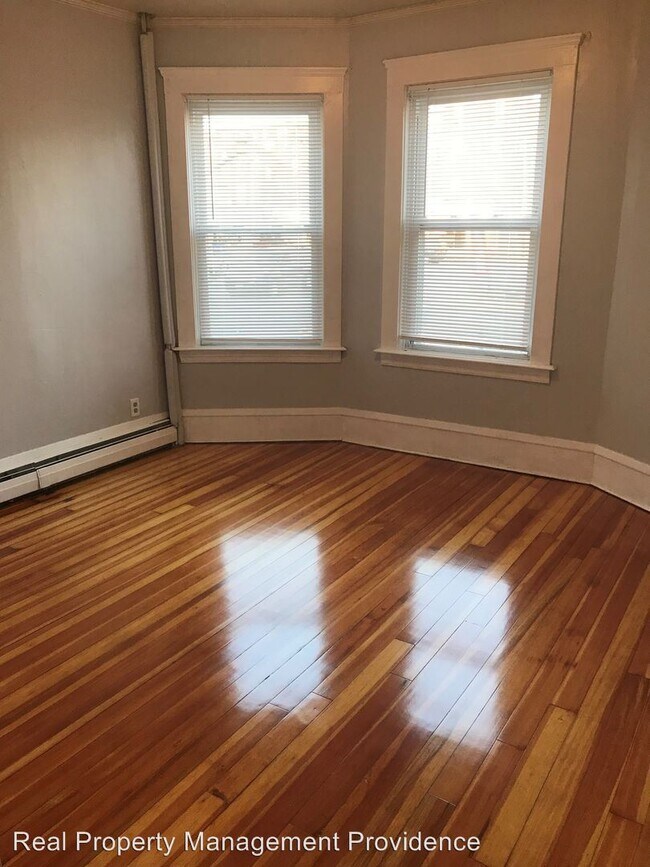 Foto del edificio - 508 Lonsdale Ave