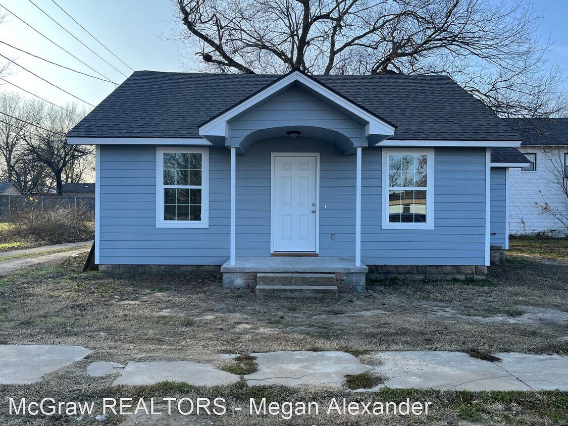 2 br, 1 bath House 211 S Ash House Rental in Ada, OK