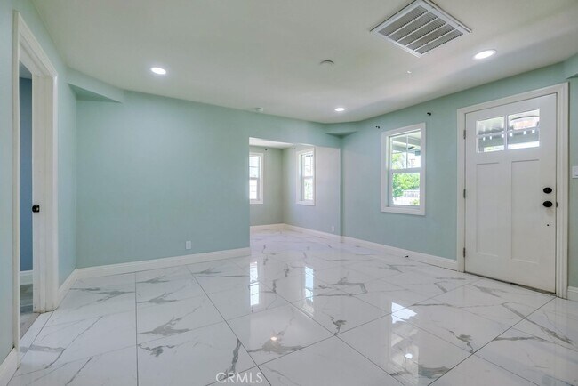 Foto del edificio - 450 E 9th St