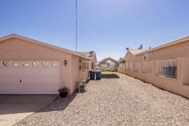 Building Photo - OCCUPIED* Coming Soon! Unfurnished Long Te...