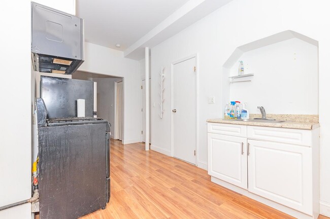 Building Photo - 293 Wyckoff Ave