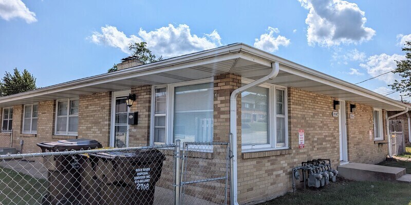 Primary Photo - 2707 Canterbury Ln