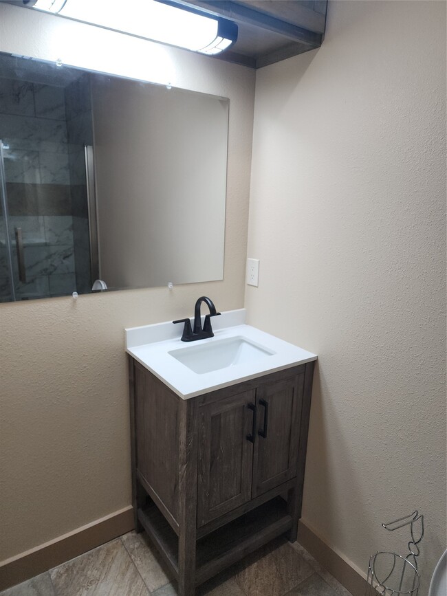 Foto del edificio - 1128 Farm to Market Rd 532