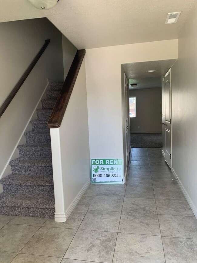 Building Photo - 1154 Excalibur Way