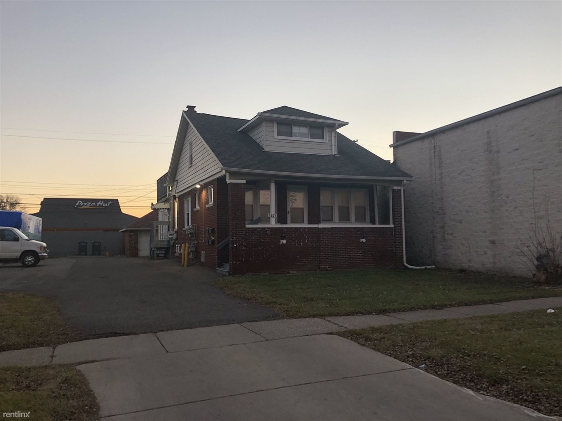 1957 Philomene Blvd, Lincoln Park, MI 48146 Condo for Rent in Lincoln Park, MI