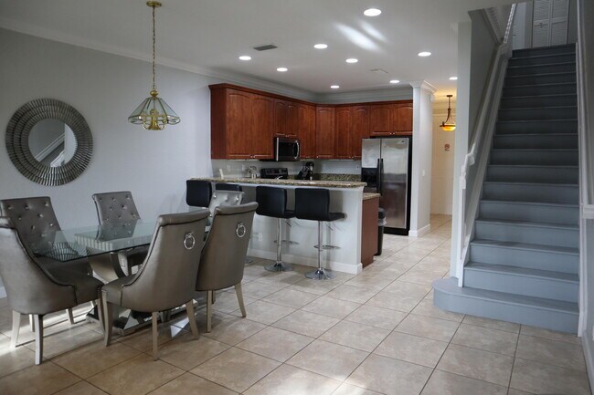 Building Photo - 115  Akron A Street A Lake Worth Fl 33461