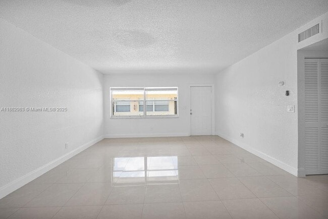 Building Photo - 6957 SW 5th St