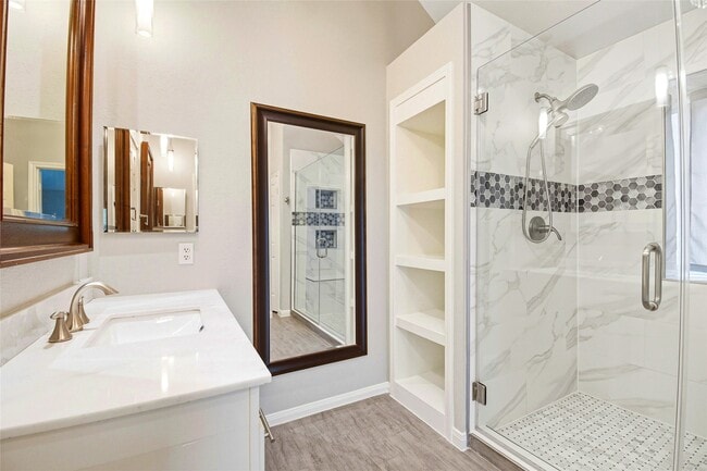 Building Photo - 15522 Valley Plum Ct