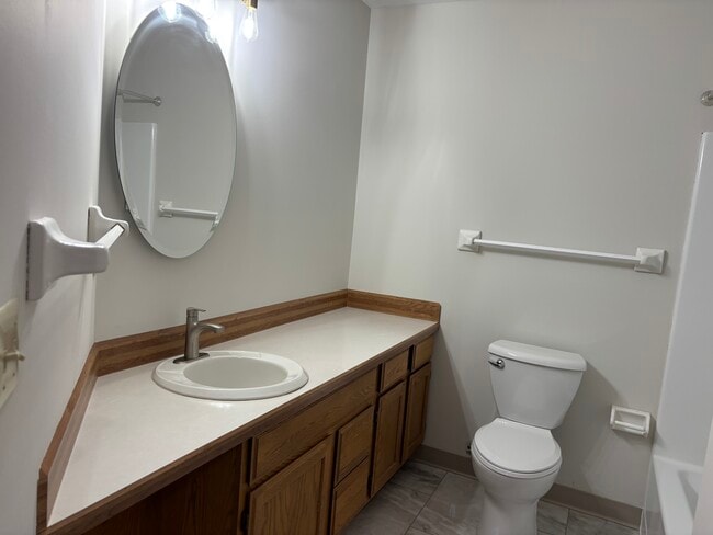 Full Bath with Tub/Shower - 3563 Blue Jay Way