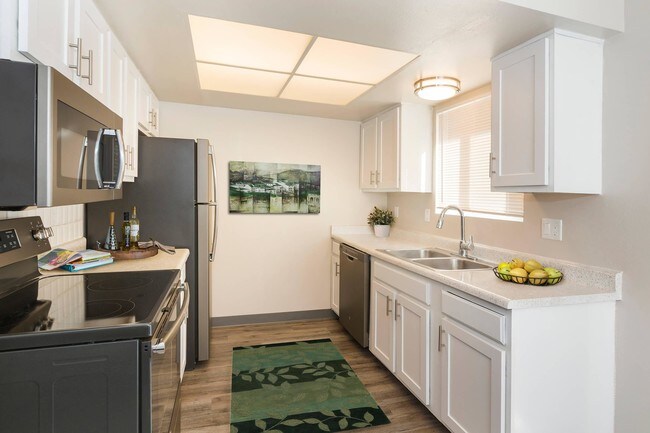 Foto del edificio - Woodside Apartment Homes