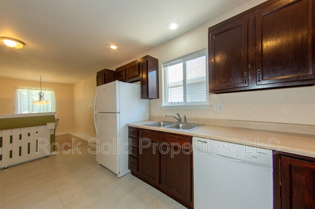 Foto del edificio - 407 E 5th St